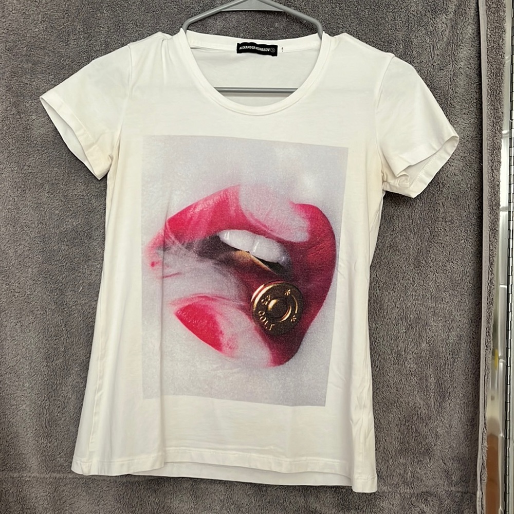 White T-Shirt with lips